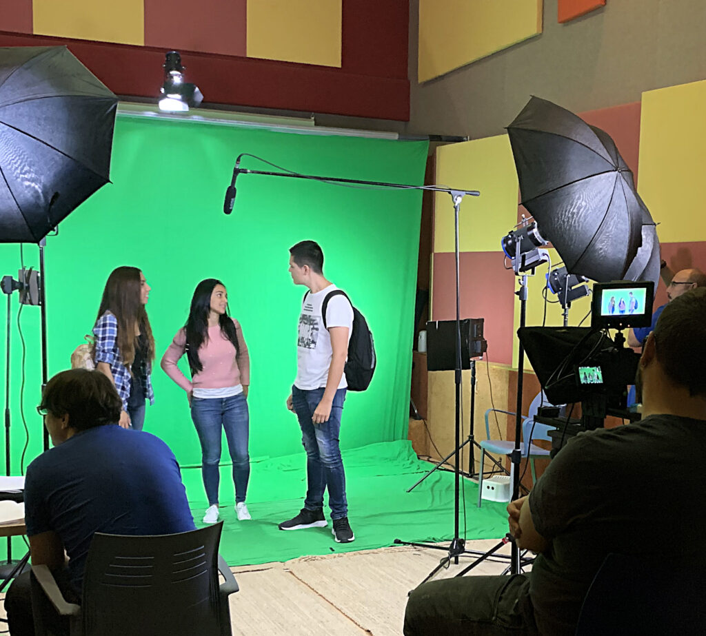Benefits of choosing professional audiovisual production services.