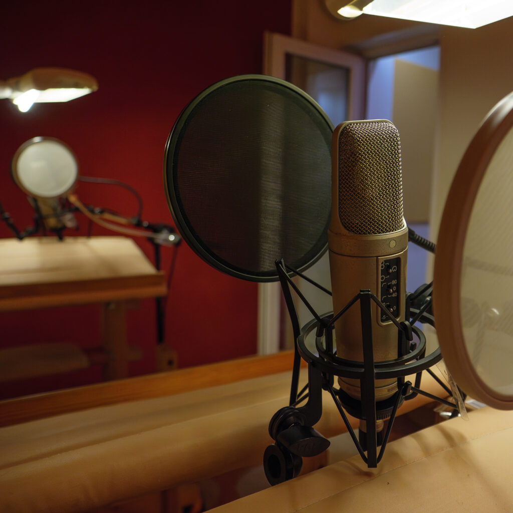 Estudio 2 — locutorio