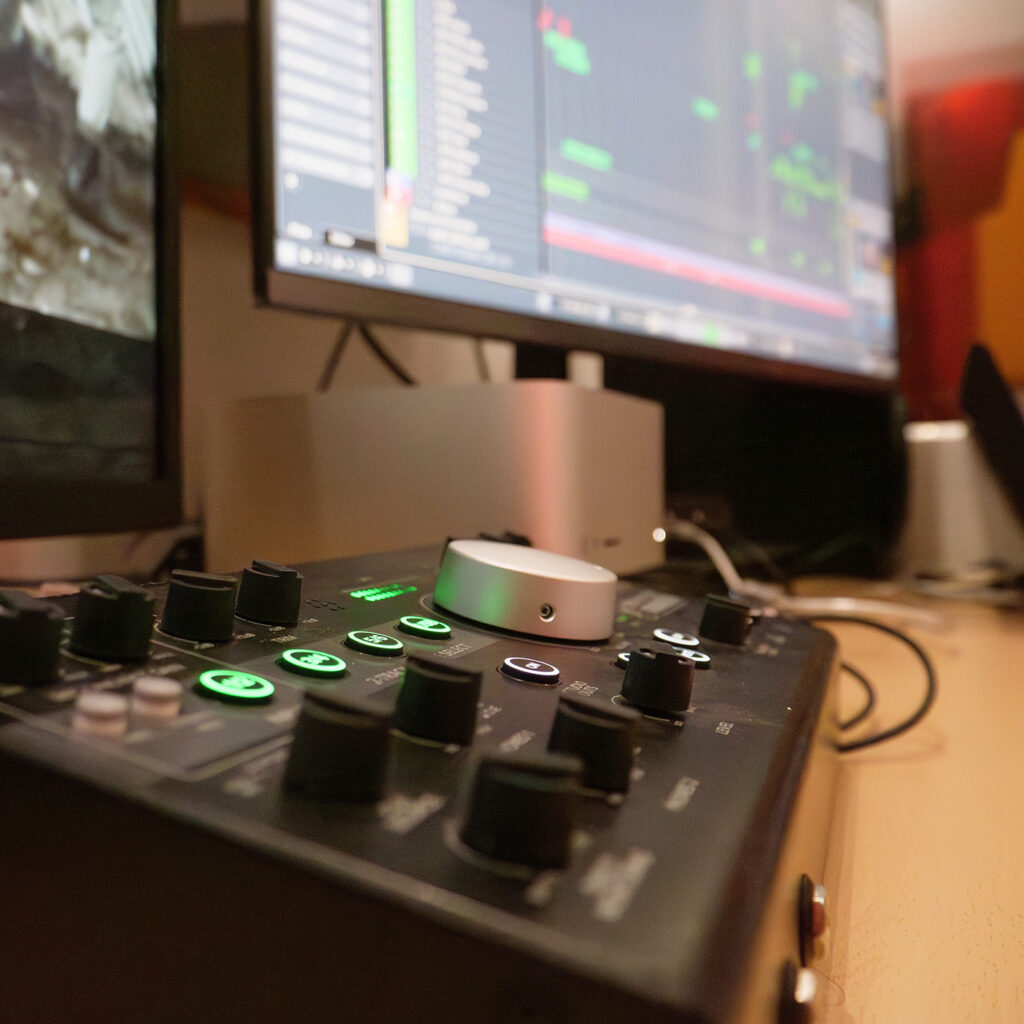 Estudio 4 — locutorio